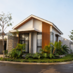 Arsiteku desain bangun tahap perencanaan lahan untuk rumah idaman.